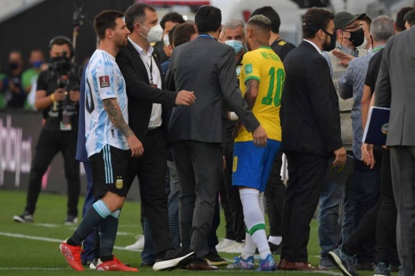 فيفا يتوعد بقرار تأديبي بعد إيقاف مباراة البرازيل والأرجنتين