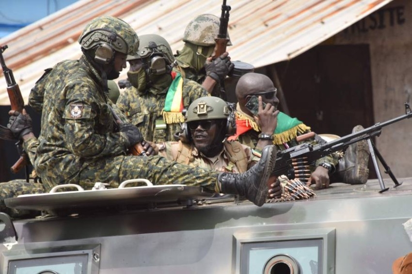 قادة انقلاب غينيا يعينون عسكريين حكاماً للأقاليم
