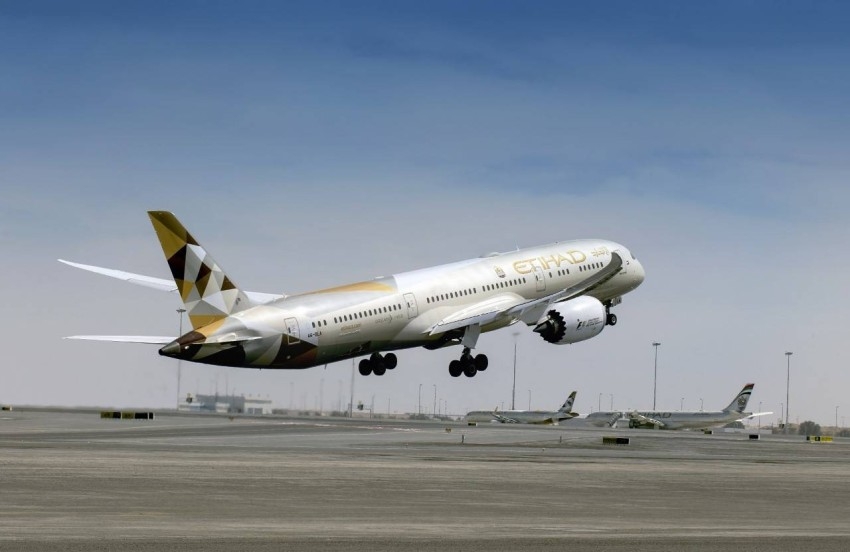 الاتحاد للطيران تفتتح جناحها في مول الإمارات بتقديم خصومات 50%