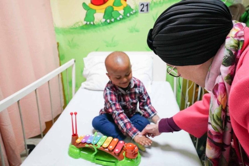 جواهر القاسمي توجه بإرسال أدوية لدعم الأطفال مرضى السرطان في لبنان