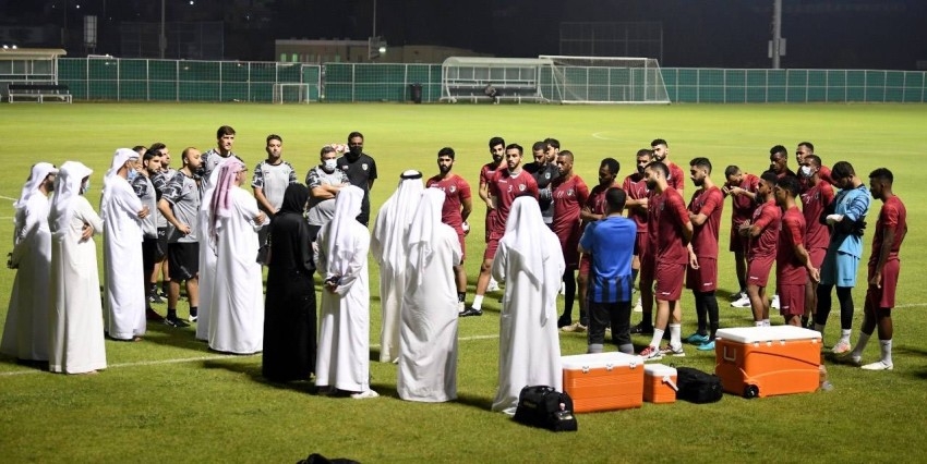 إدارة الإمارات تجدد الثقة بالمدرب واللاعبين