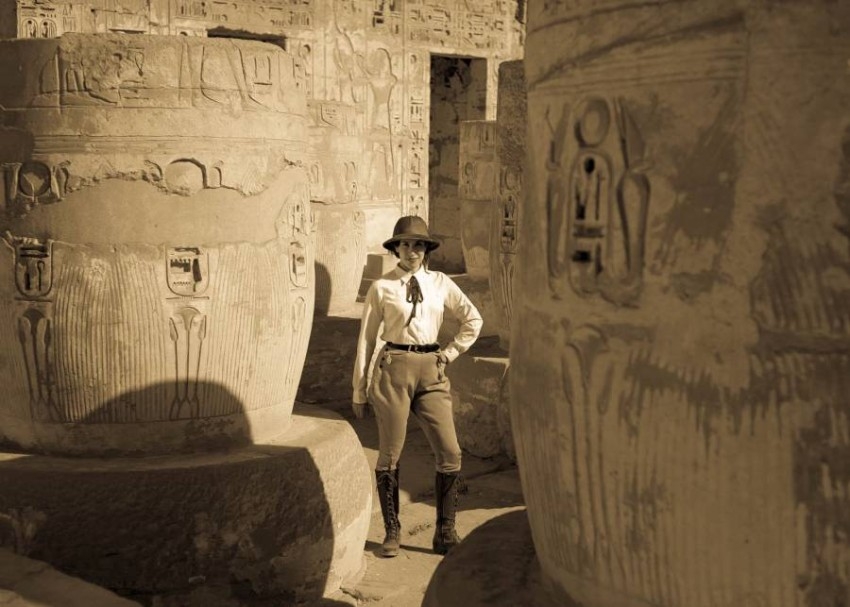 بالصور.. سياح يُحاكون في أسوان رائعة أجاثا «جريمة على ضفاف النيل»