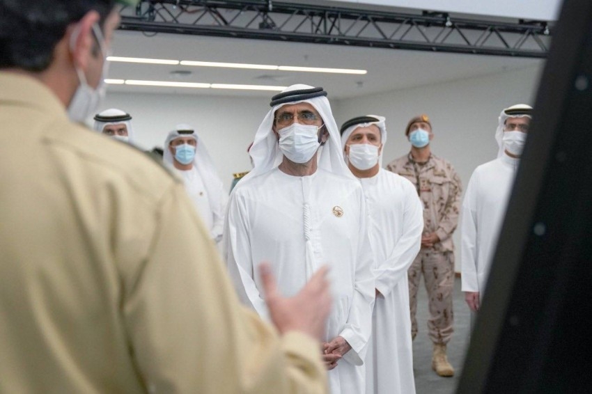 محمد بن راشد يزور «غرفة عمليات إكسبو»