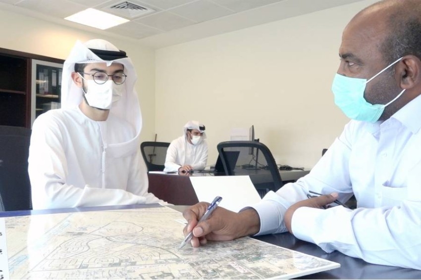 «طرق دبي» تستكمل التدريب العملي لـ102 طالب وطالبة جامعيين