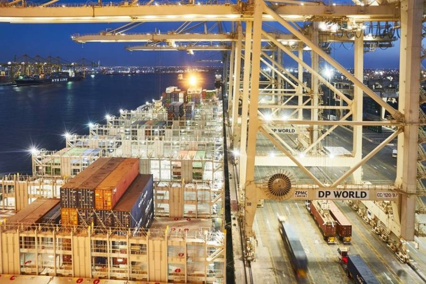نمو قياسي في تجارة دبي الخارجية بواقع 31% إلى 722 مليار درهم في النصف الأول