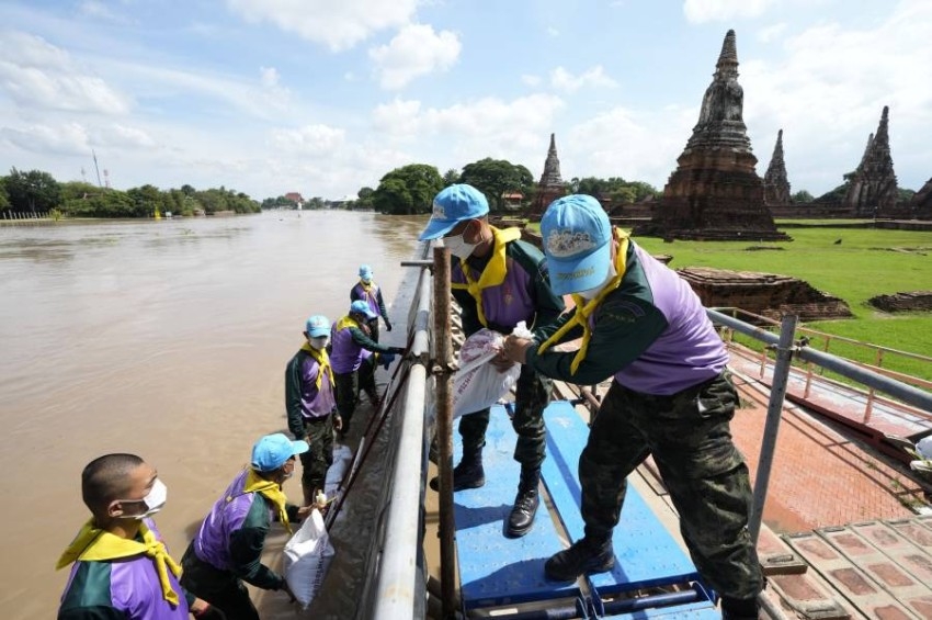 فيضانات تجتاح ثلث أقاليم تايلاند وسط تحذيرات جديدة