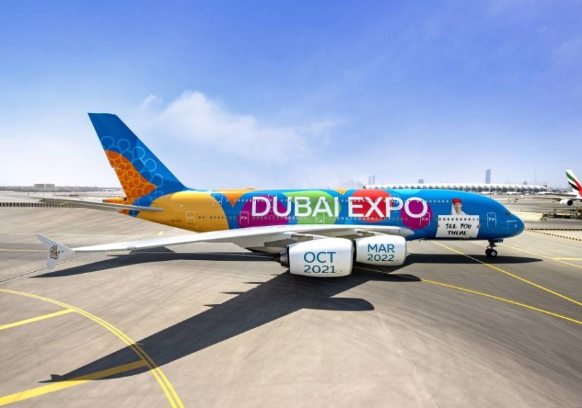 طيران الإمارات تكشف النقاب عن طائرة A380 بكسوة زرقاء خاصة بإكسبو