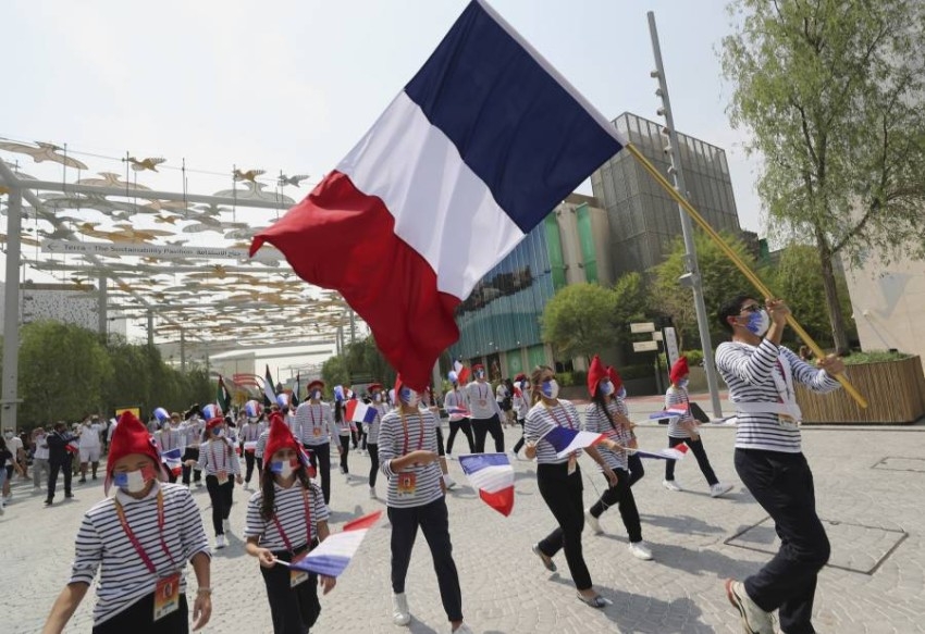 إكسبو دبي يحتفل باليوم الوطني الفرنسي بـ18 عرضاً ساحراً