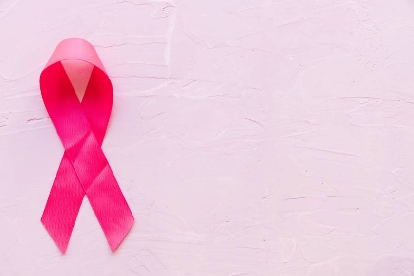 «أكتوبر الوردي» سرطان الثدي.. الأسباب والوقاية والفئة الأكثر عُرضة للإصابة به