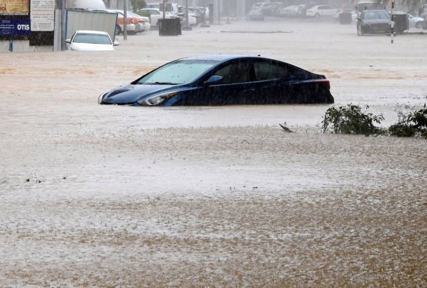 فيضانات وسيول وشوارع مغمورة من تأثير إعصار شاهين على سلطنة عمان
