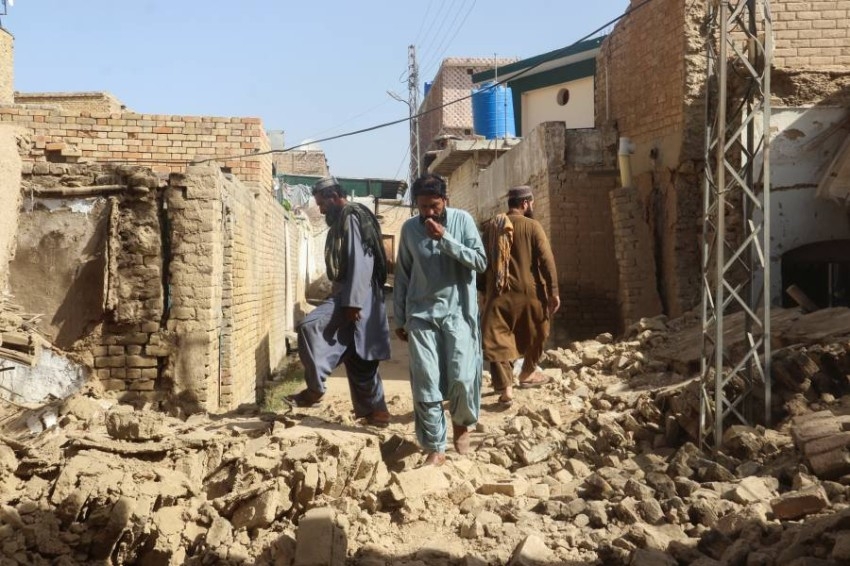 بالصور.. آثار دمار زلزال إقليم بلوشستان في باكستان
