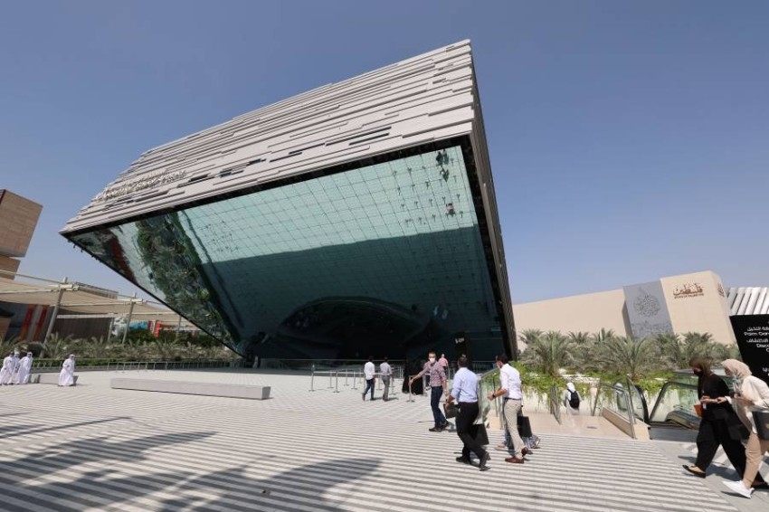 بالألواح الشمسية والمرايا العاكسة.. أجنحة تتلألأ في «إكسبو 2020 دبي»