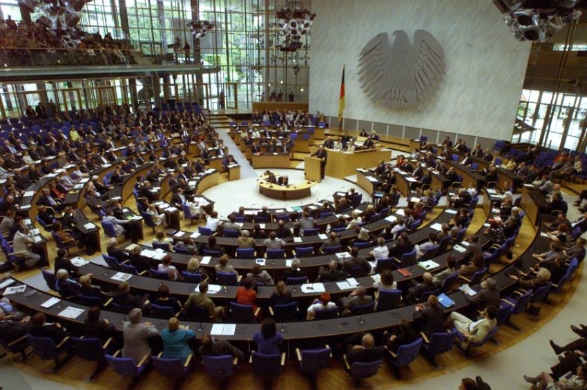 يرفعون سياسات «الكب كيك» وحماية المناخ وقضايا الهجرة.. نواب من أصول عربية بالبرلمان الألماني