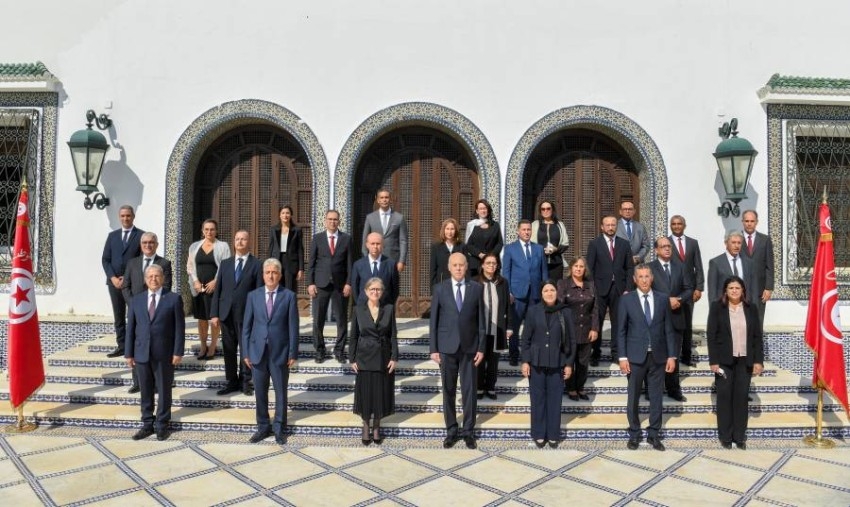 «تفاؤل وأمل».. كيف استقبل التونسيون الحكومة الجديدة؟