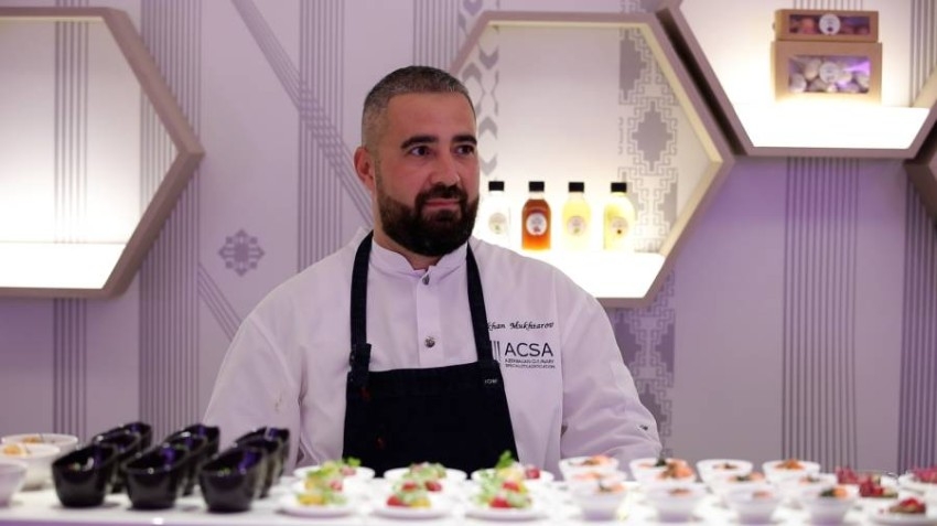 مأكولات وأطعمة وطبخ أمام الجماهير بجناح أذربيجان في إكسبو 2020 دبي