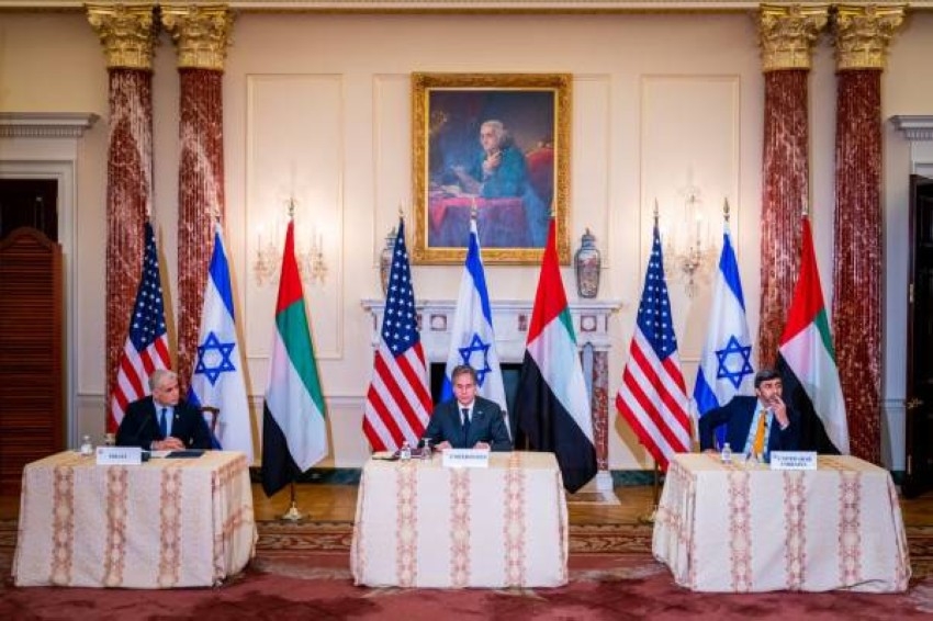 عبدالله بن زايد يلتقي وزيري خارجية أمريكا وإسرائيل.. والإعلان عن مجموعتي عمل «التعايش» و«المياه والطاقة»