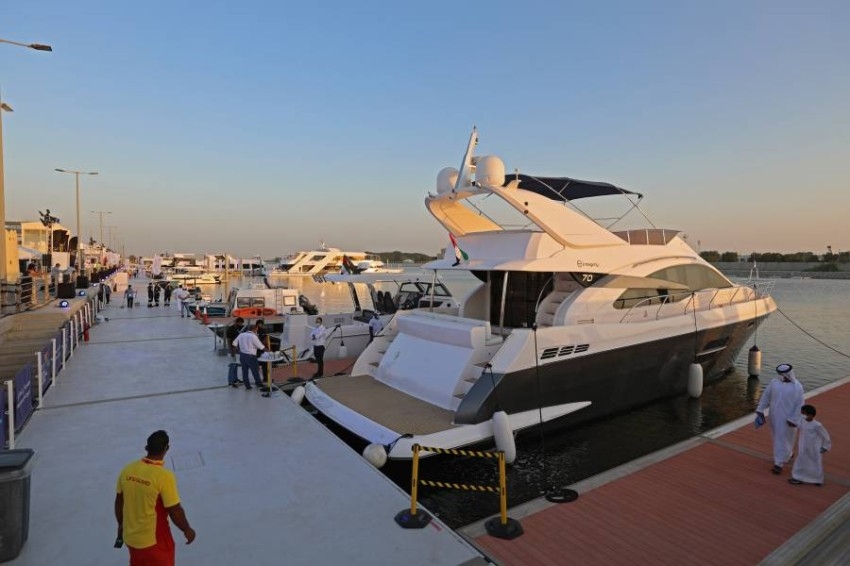 قوارب ويخوت وأدوات صيد في "معرض أبوظبي الدولي للقوارب 2021"