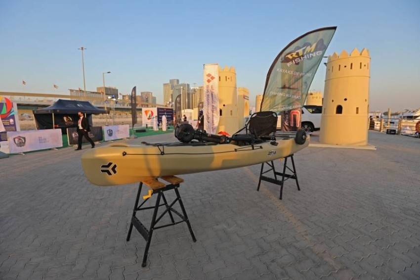 قوارب ويخوت وأدوات صيد في "معرض أبوظبي الدولي للقوارب 2021"