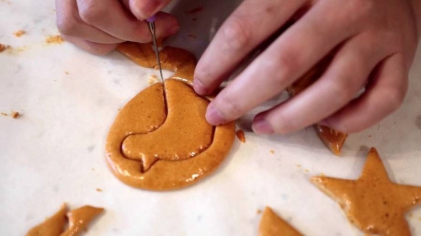 «لعبة الحبار» يلهم مخبزاً صينياً تحدياً لصنع الحلوى