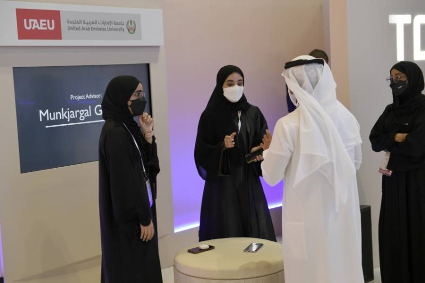جامعة الإمارات تستعرض أحدث ابتكارات طلبتها في «جيتكس»
