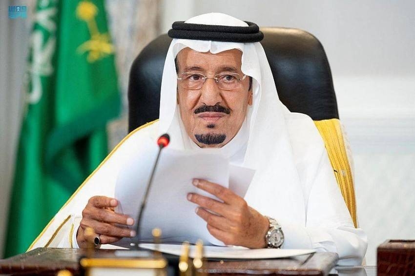 العاهل السعودي يتلقى رسالة خطية من سلطان عُمان
