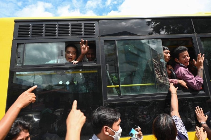 المجلس العسكري في ميانمار يطلق سراح أول دفعة من المعتقلين بعد 
الانقلاب