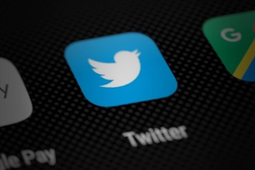 «تويتر» تلغي خاصية تحذر المستخدمين