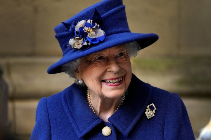 ملكة بريطانيا: أعيش إحساس شابة صغيرة