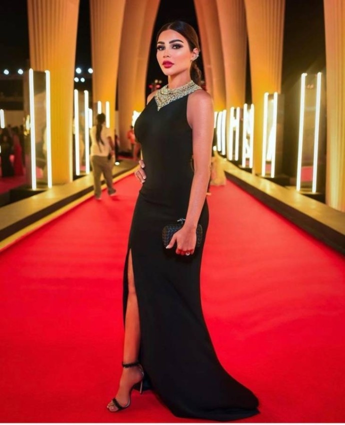 مهيرة عبدالعزيز تلفت الأنظار بإطلالاتها الفخمة في مهرجان الجونة السينمائي 2021