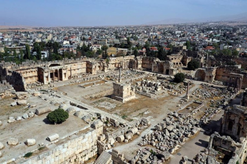 معبد جوبيتر وباخوس والآثار الرومانية القديمة في بعلبك بلبنان