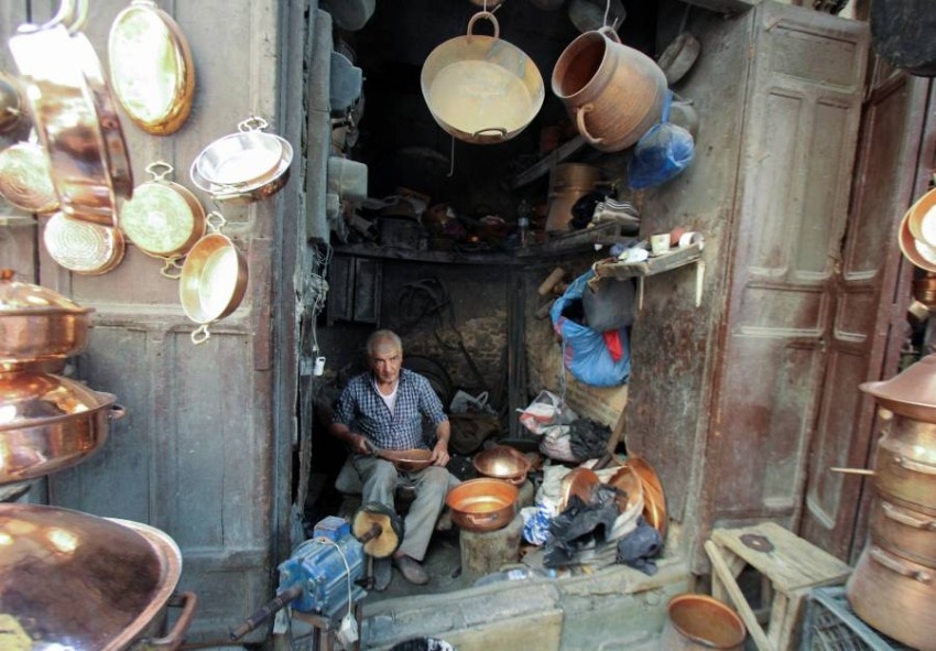أسواق وأعمال حرفية في مدينة فاس بالمغرب