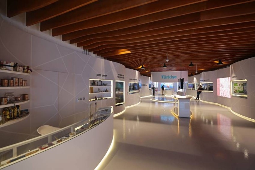 مسابح وصناعات خزفية بالجناح التركي في إكسبو 2020 دبي