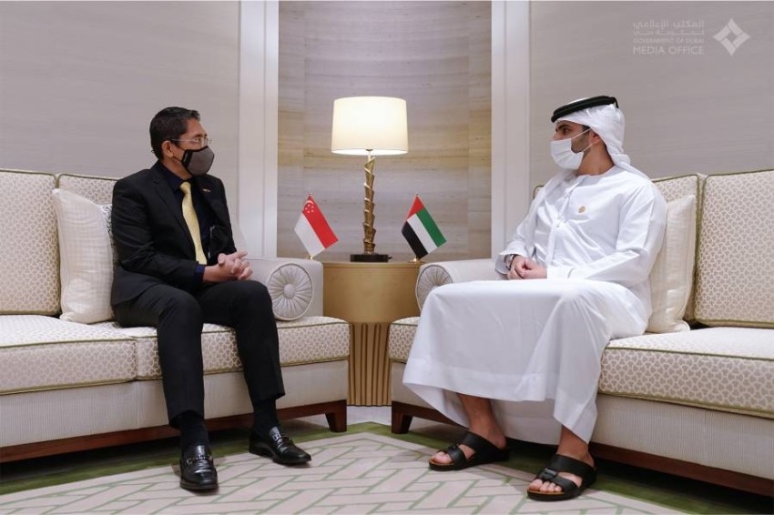 منصور بن محمد يبحث ووزير سنغافوري نجاح الإمارات في مكافحة كورونا