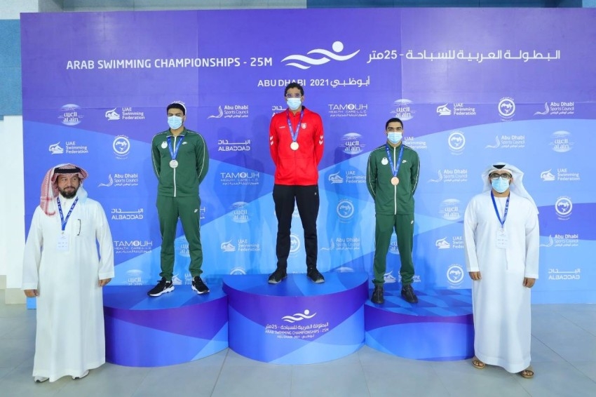 الإمارات تحصد 3 ميداليات في افتتاح البطولة العربية للسباحة بأبوظبي