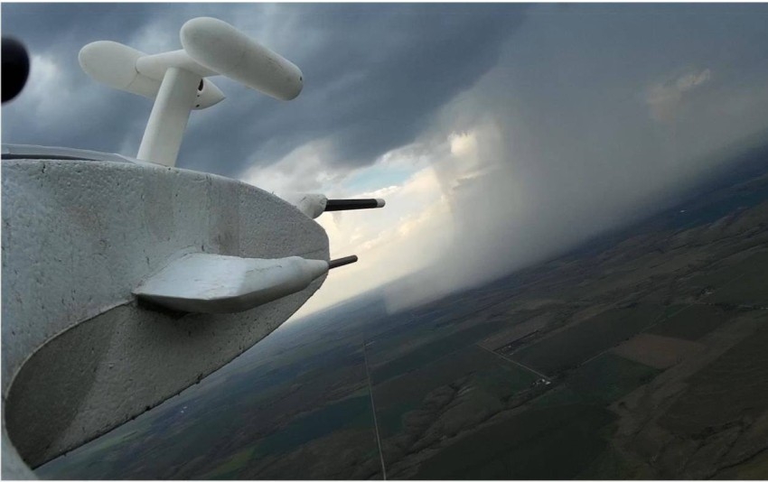 دراسة بحثية حول استخدام الطائرات بدون طيار لتلقيح السحب آلياً