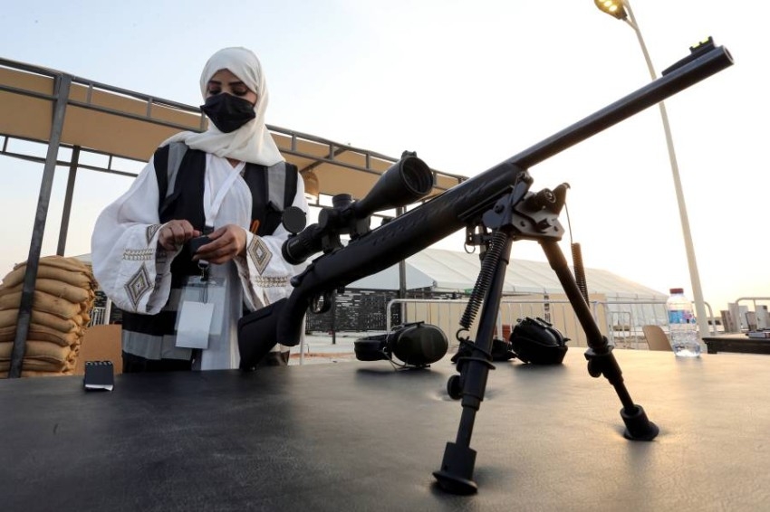 ميدان الرماية Top-Gun في الرياض والإقبال عليه وتعليمات من مدربة الأسلحة السعودية منى الخريص
