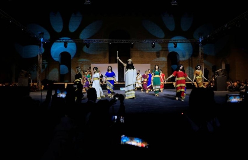 غناء وعروض ورقصات في مهرجان بابل الدولي بدورته ال15 في العراق