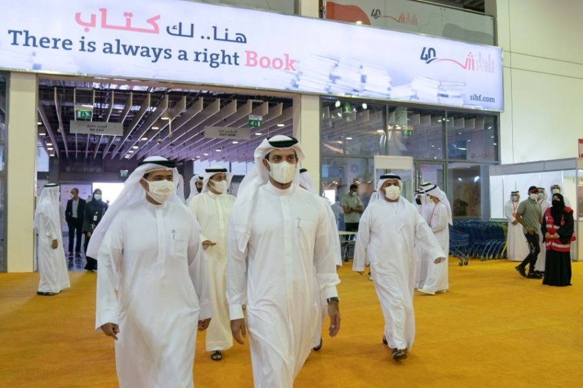 سلطان بن أحمد القاسمي يزور معرض الشارقة الدولي للكتاب