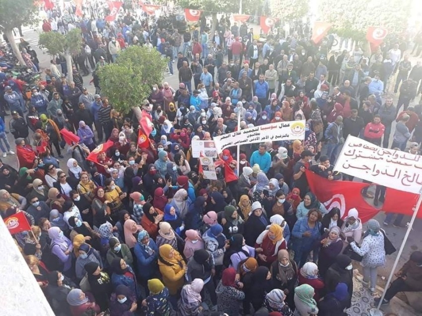الأجور تشعل فتيل الأزمة بين اتحادي العمال والأعراف في تونس