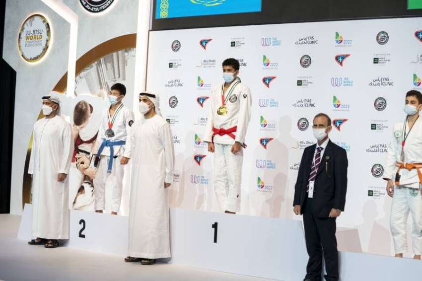 14 ميدالية ملونة لأبطال الإمارات في بطولة العالم للجوجيتسو