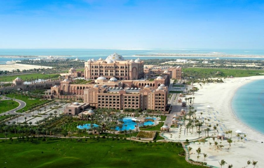 فنادق أبوظبي تستقطب سياح العالم