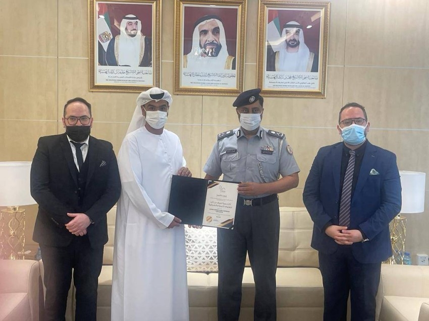 شرطة أبوظبي تفوز بـ«الإبداع التقني» في جائزة بوابة باحثي الإمارات