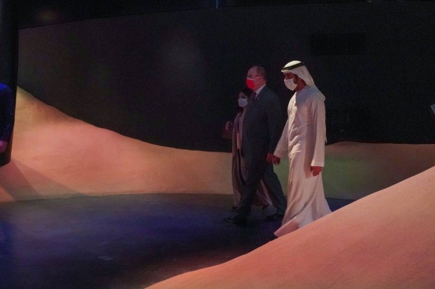 حمدان بن محمد يلتقي أمير موناكو في جناح الإمارات بإكسبو 2020