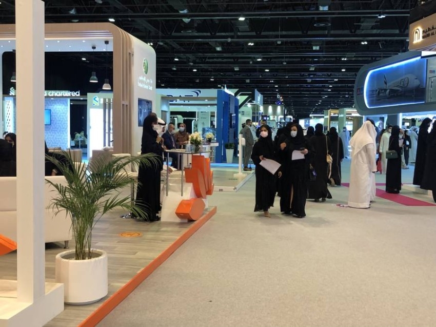 الإناث أكثر إقبالاً على شواغر القطاع المصرفي بـ«رؤية الإمارات للتوظيف»