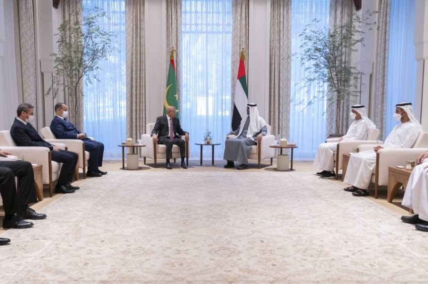 محمد بن زايد والرئيس الموريتاني يبحثان فرص تطوير التعاون المشترك