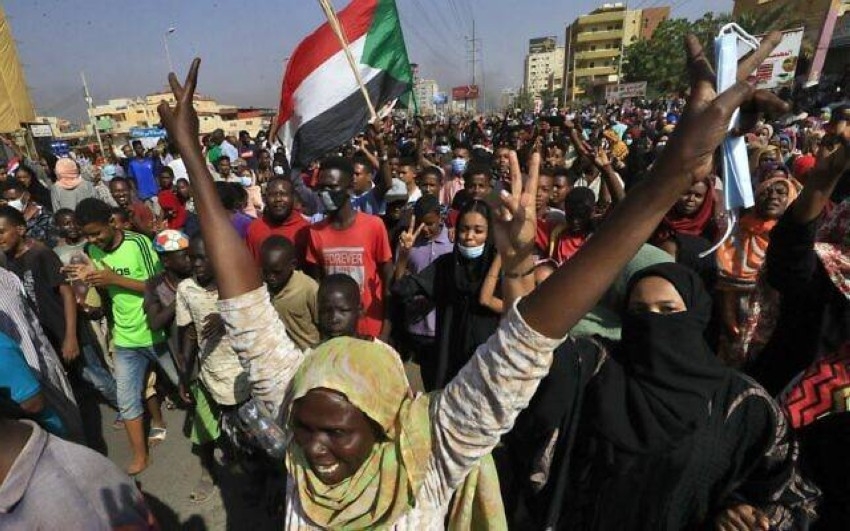 الجدل مستمر مع «عودة حمدوك».. هل يهدأ الشارع السوداني؟