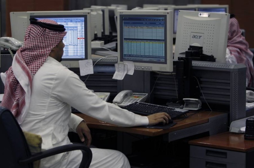 سوق الأسهم السعودية يتراجع 1.9% في أولى جلسات الأسبوع