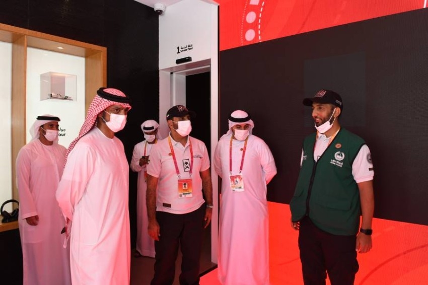 عمار النعيمي يطلع على خدمات مركز الشرطة الذكي في إكسبو 2020 دبي