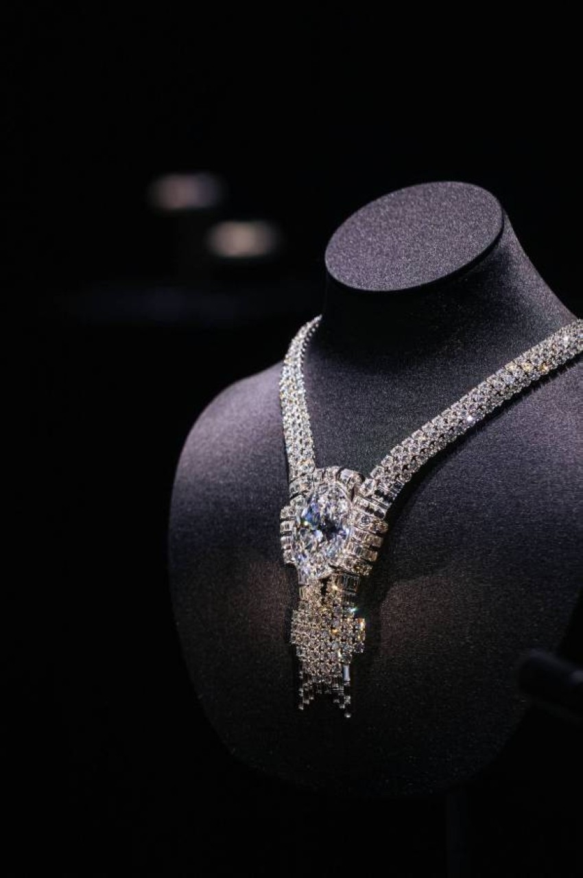 أغلى قطعة مجوهرات من تيفاني آند كو تصل إلى دبي للبيع بسعر خيالي