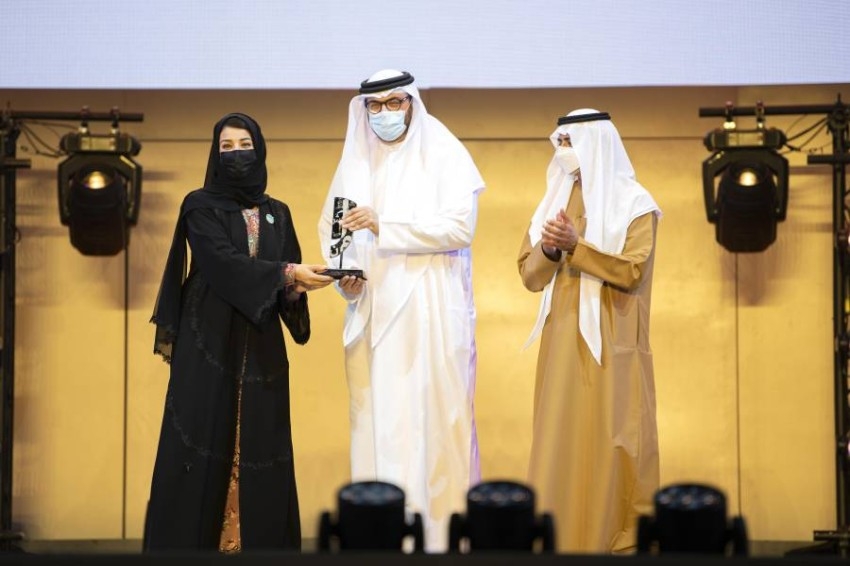 نهيان بن مبارك يتوج فرقة ياس بجائزة «دبي لمسرح الشباب»